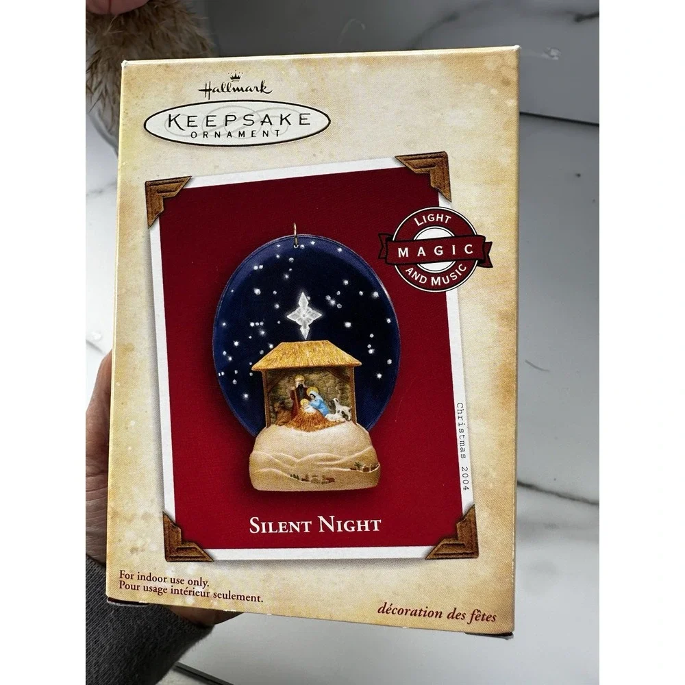 2004‎ Hallmark Keepsake Silent Night Light & Music Magic Christmas Ornament-NIB